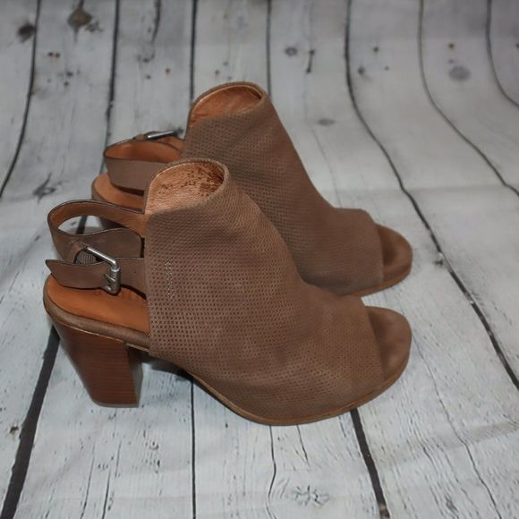 gentle souls Shoes - Gentle Souls Kenneth Cole Selga Leather Peep Toe Heeled Booties Women's  Size 8